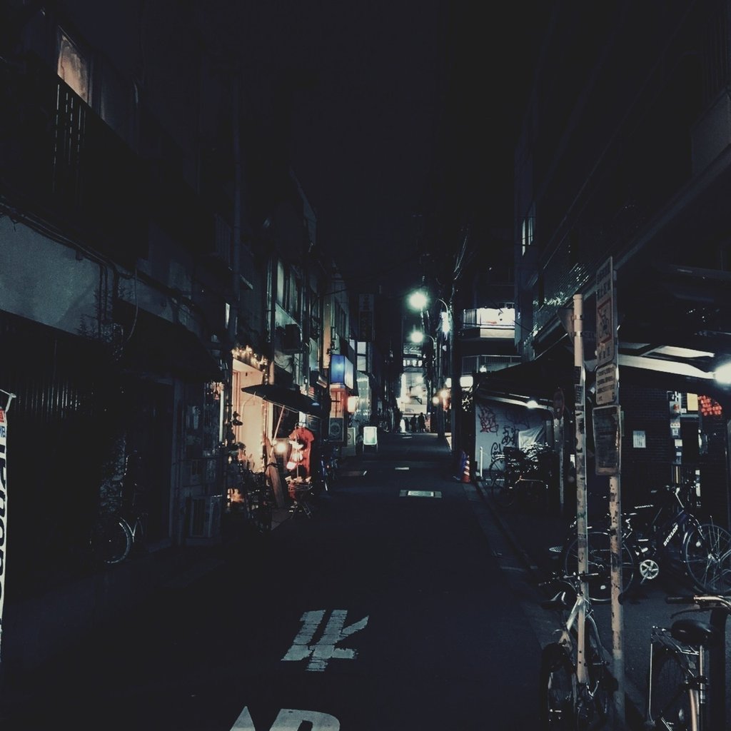 エモいことが好きな男 短編小説 濃紺色 Note エモいことが好きな男 短編小説 濃紺色 Note