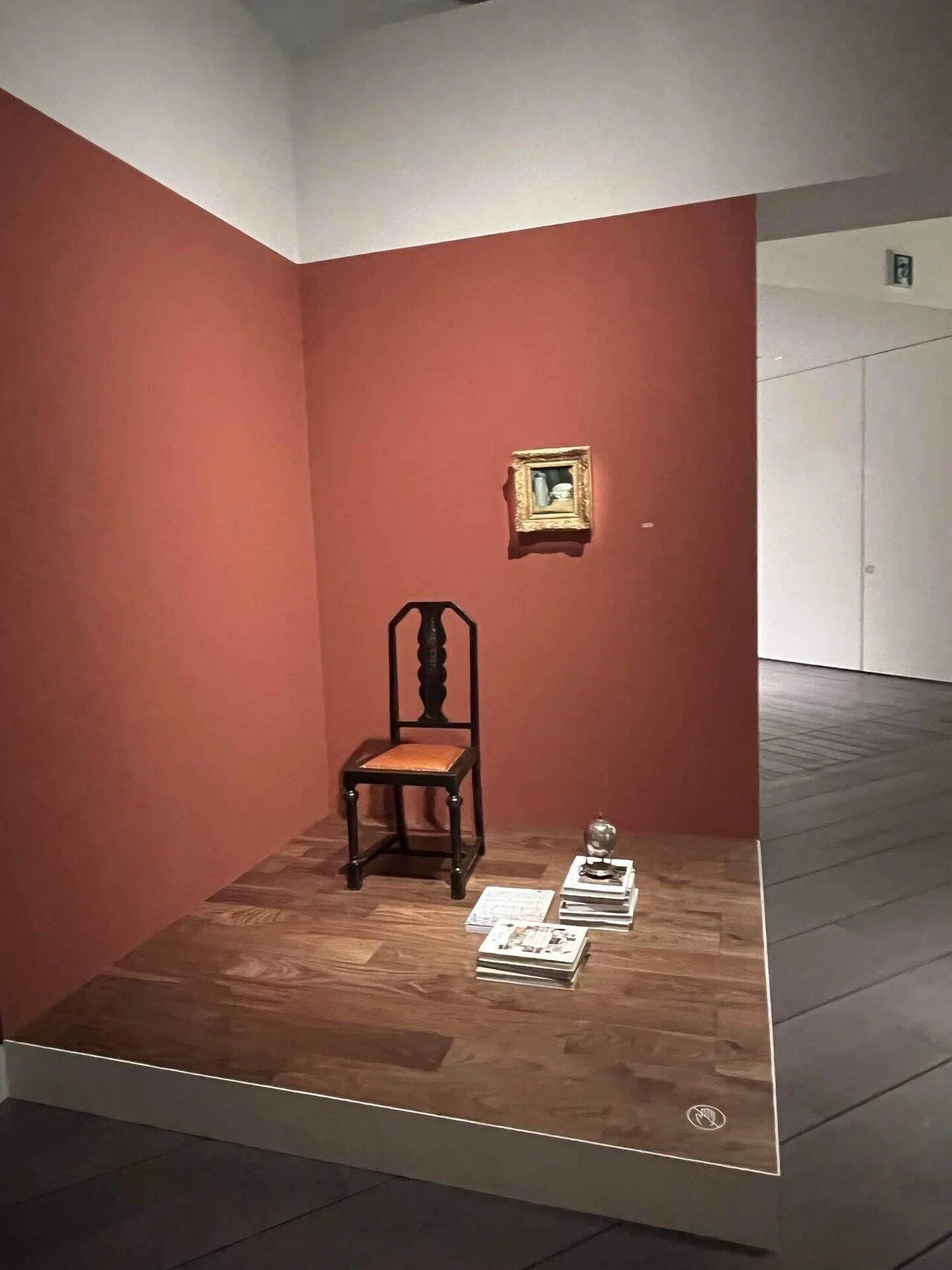 美術床の間置き物、横約３5センチ、高さ約28センチ アーティゾン美術館、空間と作品｜yuukee