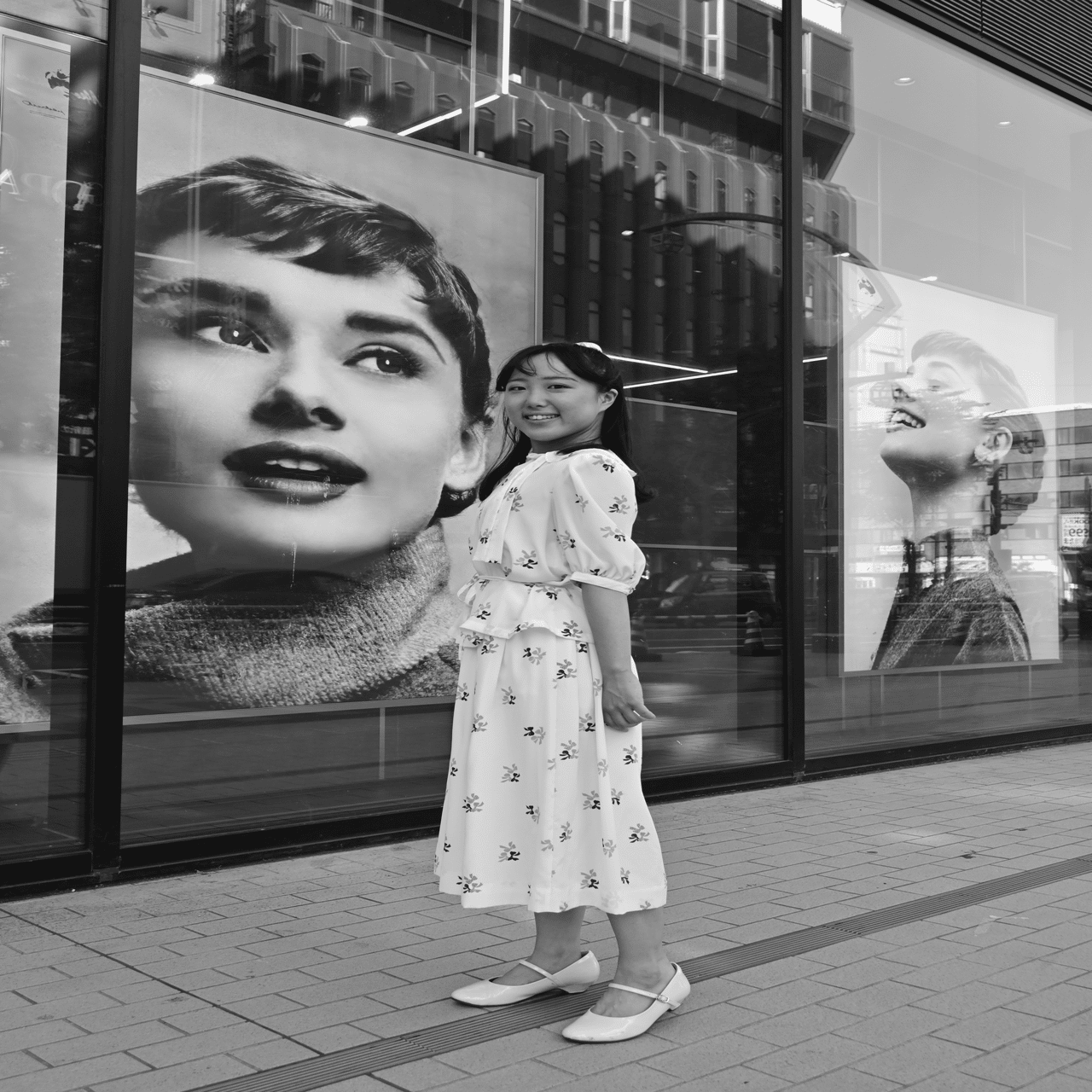 モノクロ女性ポートレート写真 サイン入り 126,095 モノクロ 女性 ポートレート Stock Photos, High-Res Pictures