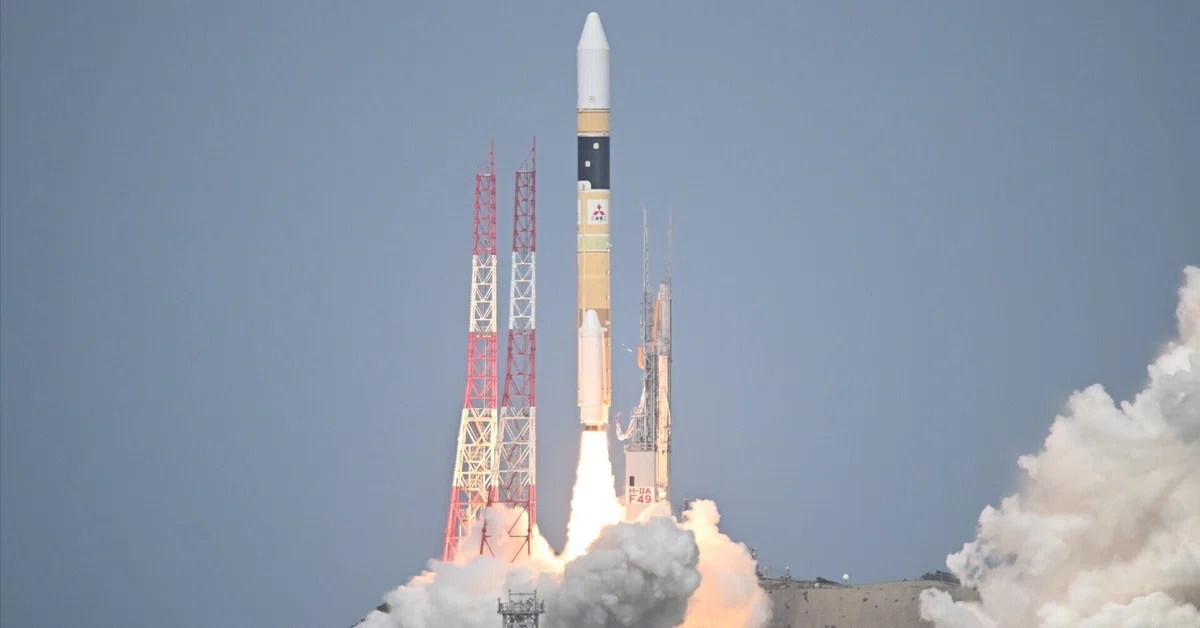 宇宙げた H-IIAロケット49号機、打ち上げ成功 「難しい気象条件、最後の最後まで