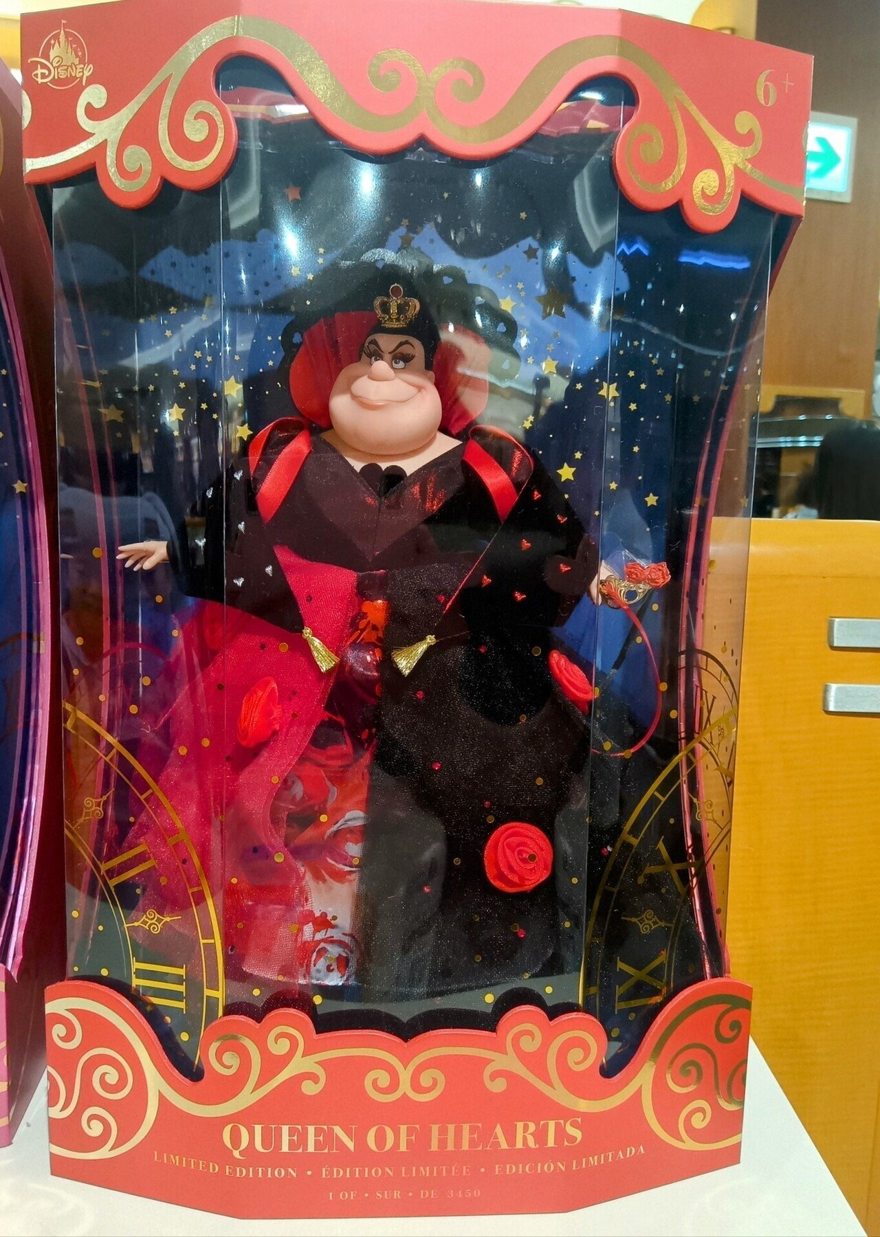 ディズニーストアで発見🌹🖤♥️ ハートの女王 ドール Midnight