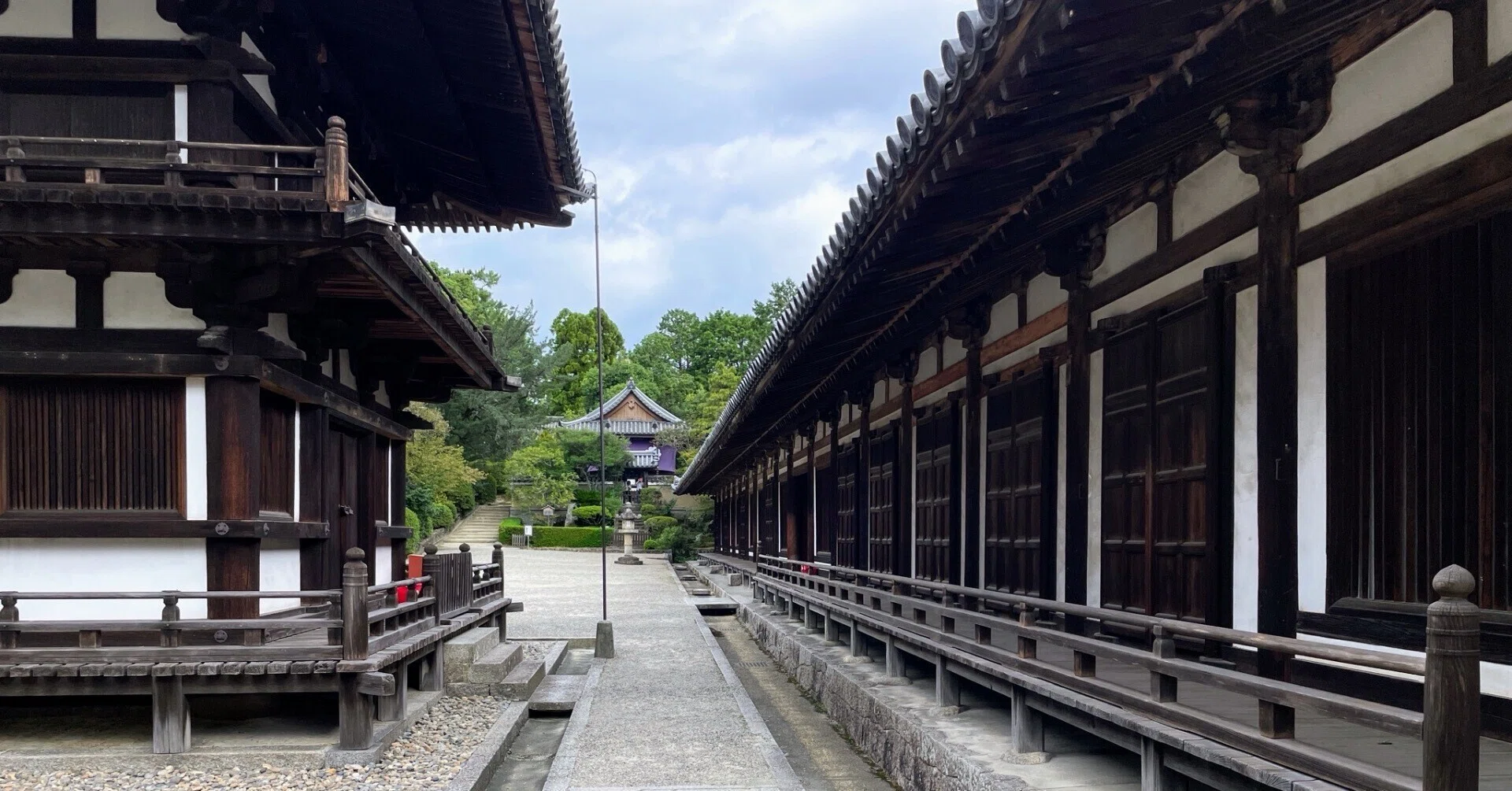 ぶらり、唐招提寺：2｜美術館とお寺と猫