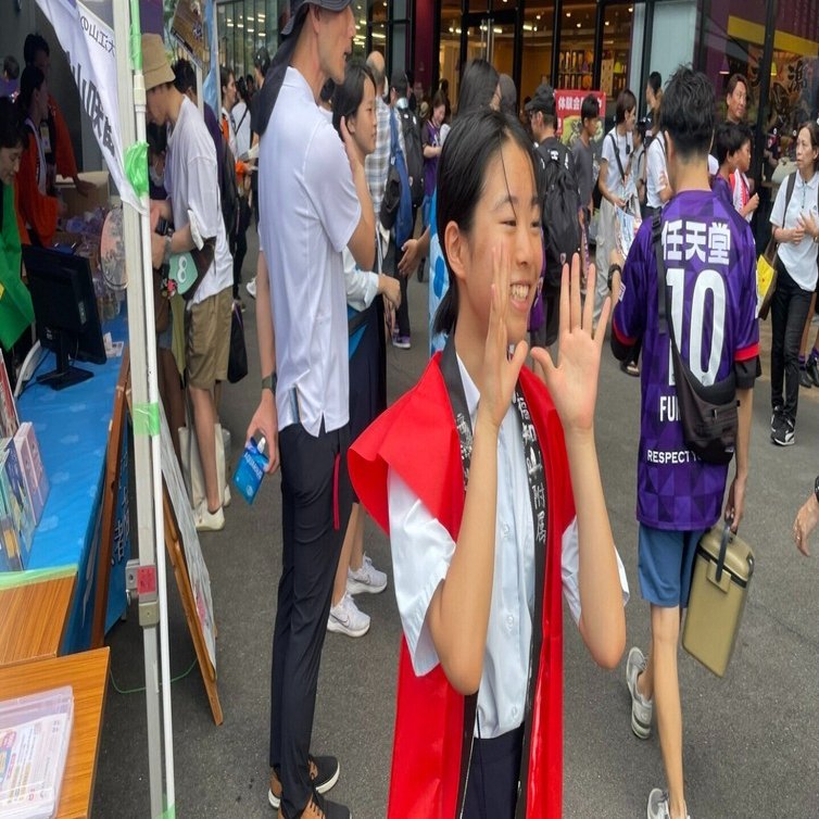 中学生、京都サンガスタジアムで地元みやげを完売へ導く!?📣メガホン