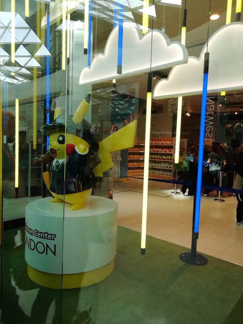 ロンドンのポケモンセンターに開店1時間前に行ったら また明日来てって言われた 吉武 Mt Bob Note ロンドンのポケモンセンターに開店1時間前に行ったら また明日来てって言われた 吉武 Mt Bob Note