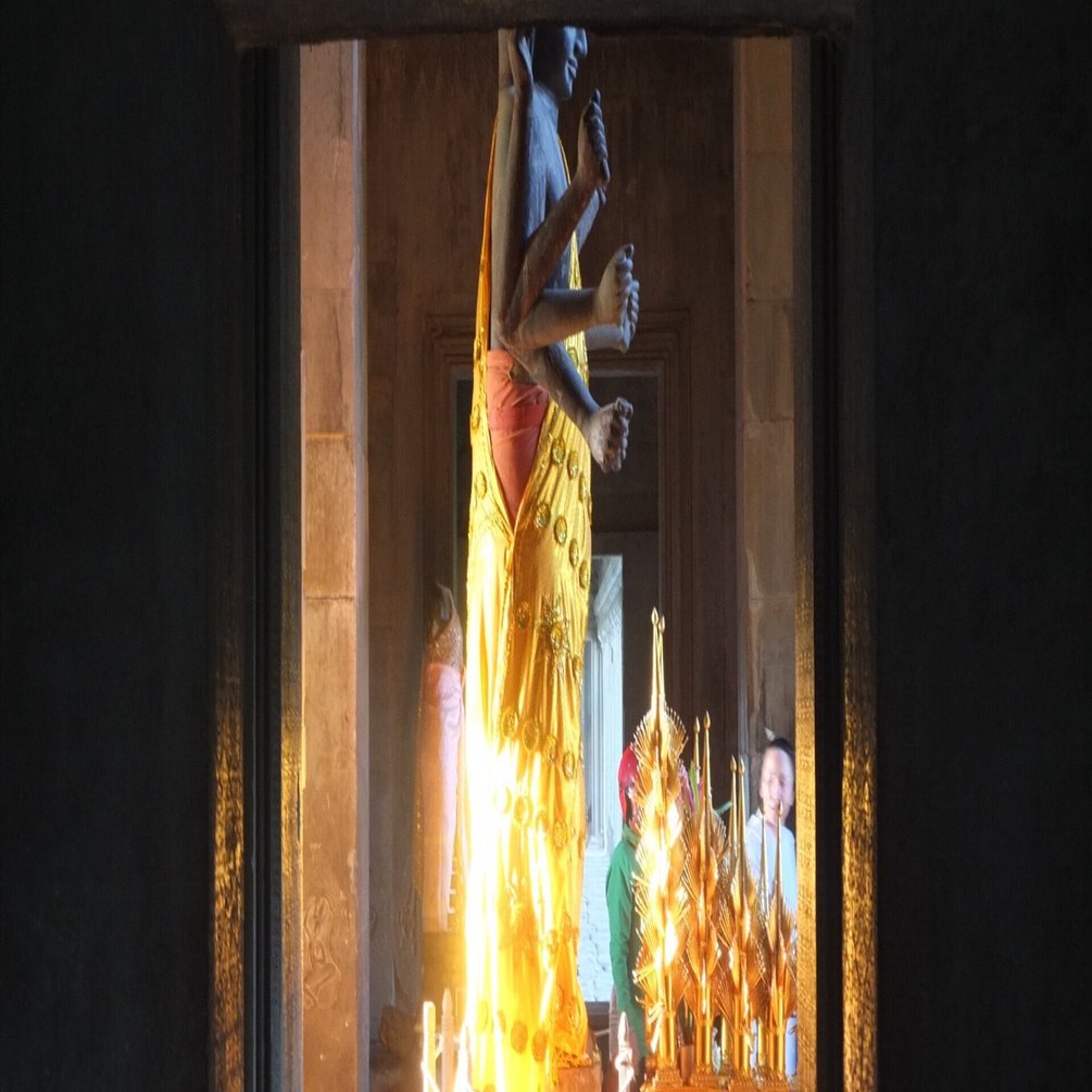 遺跡探訪93】プチュンバン（お盆）の美しいアンコールワット西塔門