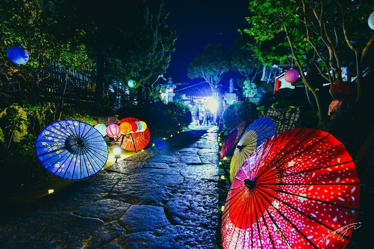 竹灯籠のろうそくの灯りがほのかに歴史の町並みを照らします 『萩・竹