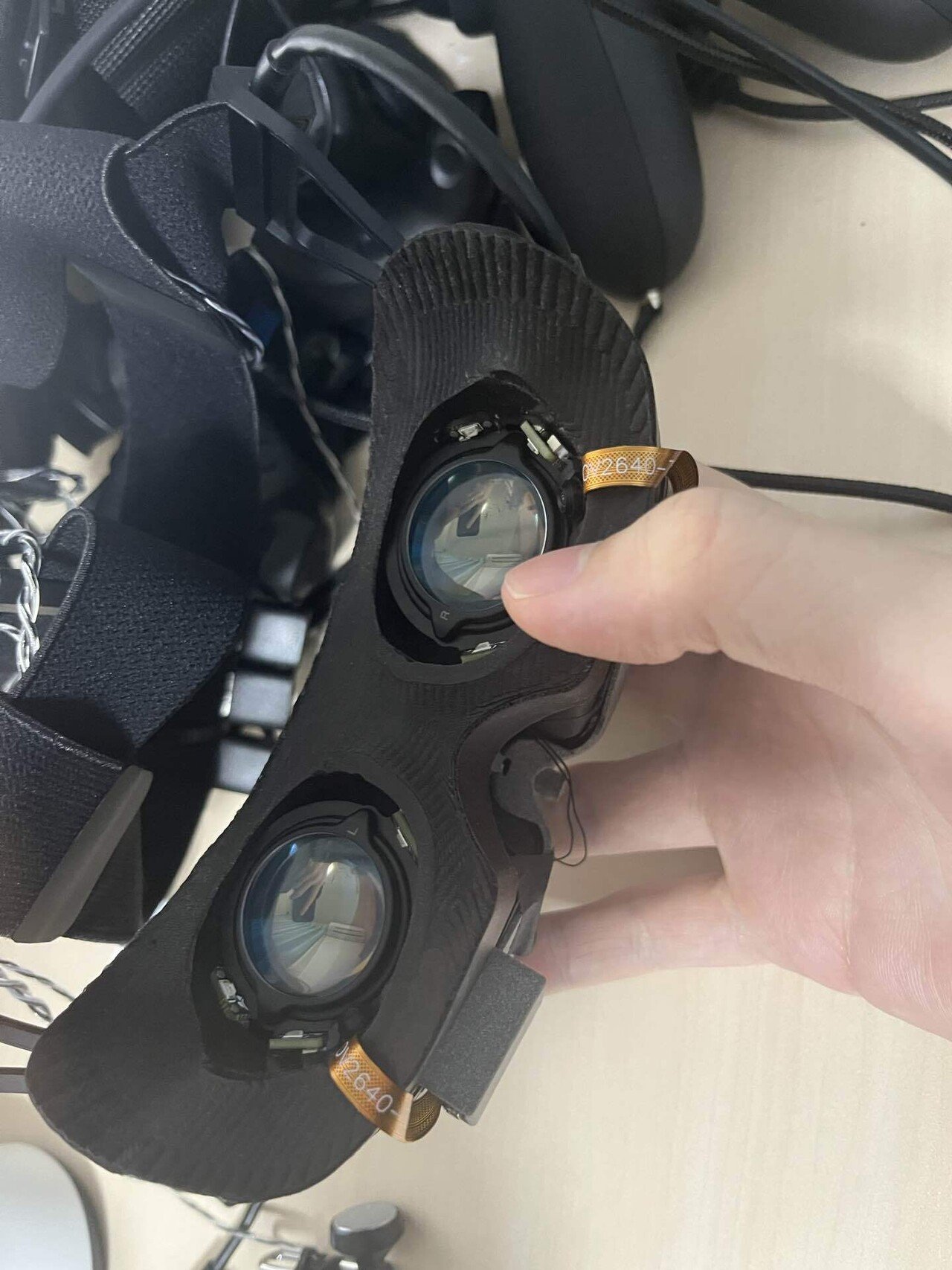 Bigscreen Beyondでのアイトラッキングとフェイストラッキングについて