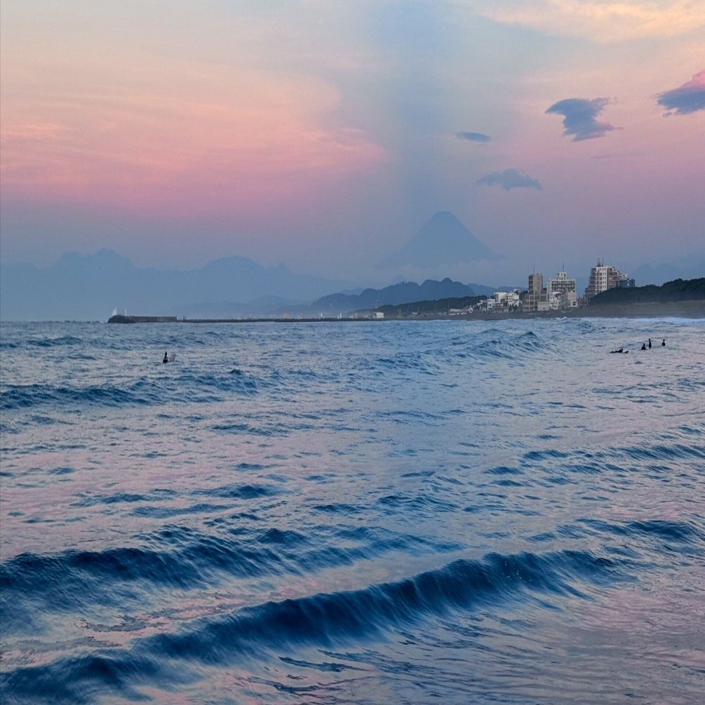 富士山の前に広がる青い靄｜Cressonboy