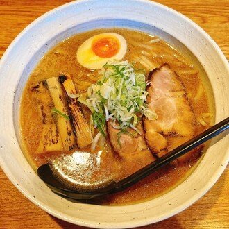 油そば MEN in EZO SUSUKINO: まさに至高！にんにくのパンチがきいた