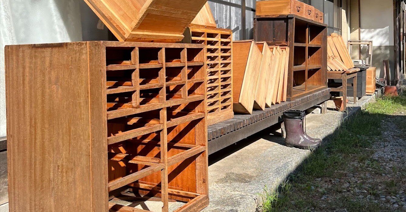 最近引き取って手入れした家具たちを、公開｜原 徹/古民家・遺品整理