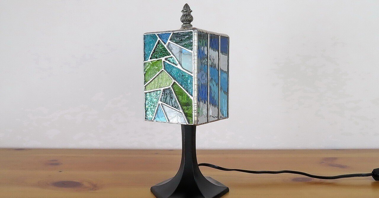 新品ステンドグラスランプ モザイク モザイクガラスのペンダントランプ【クリムト柄】です✨ ステキな