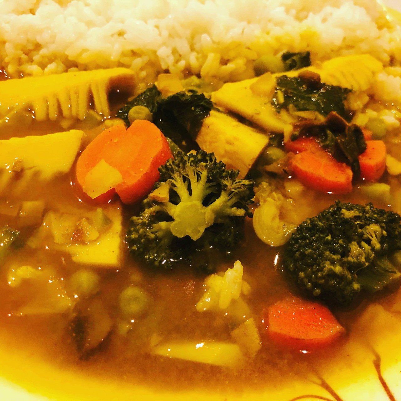昨日の夜は手作りカレーたけのこにんじんブロッコリーじゃがいもチキンの胸肉スイートピー Senri Oe 大江千里 Note 昨日の夜は手作りカレーたけのこにんじんブロッコリーじゃがいもチキンの胸肉スイートピー Senri Oe 大江千里 Note