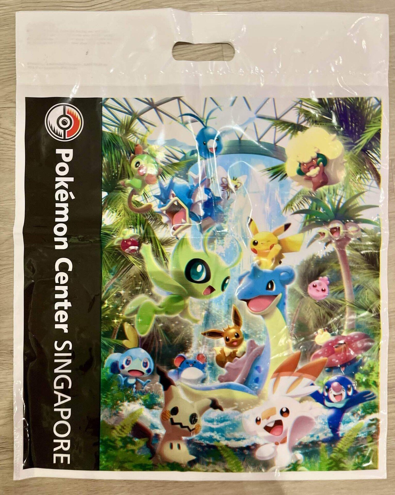 シンガポール限定 ポケモンセンター公式Tシャツ Mサイズ（袋付き） シンガポール限定 ポケモンセンター公式Tシャツ Mサイズ（袋付き