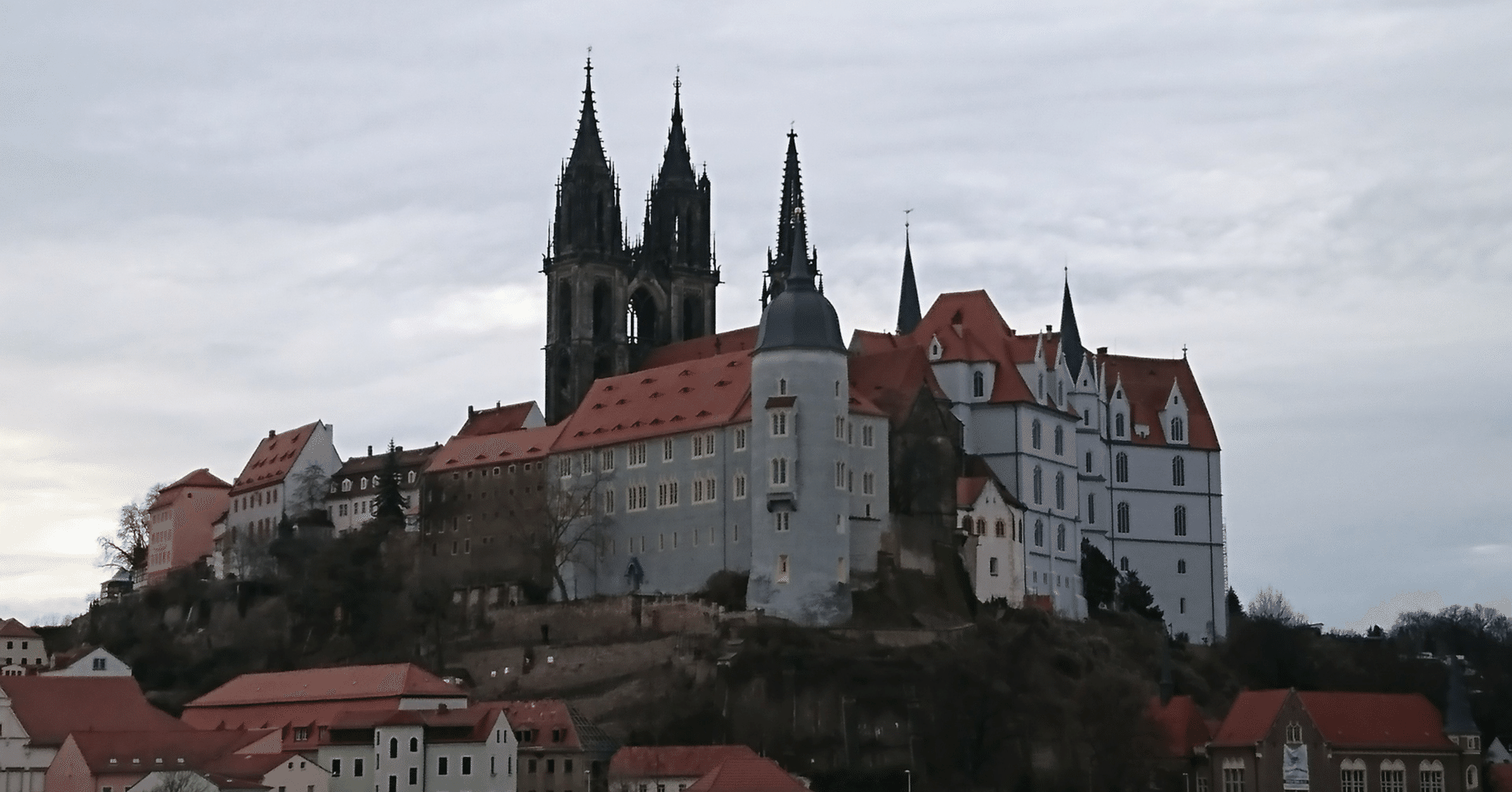 アップフェルラント物語（著：田中芳樹）【「なあ、お前スキな女の子が