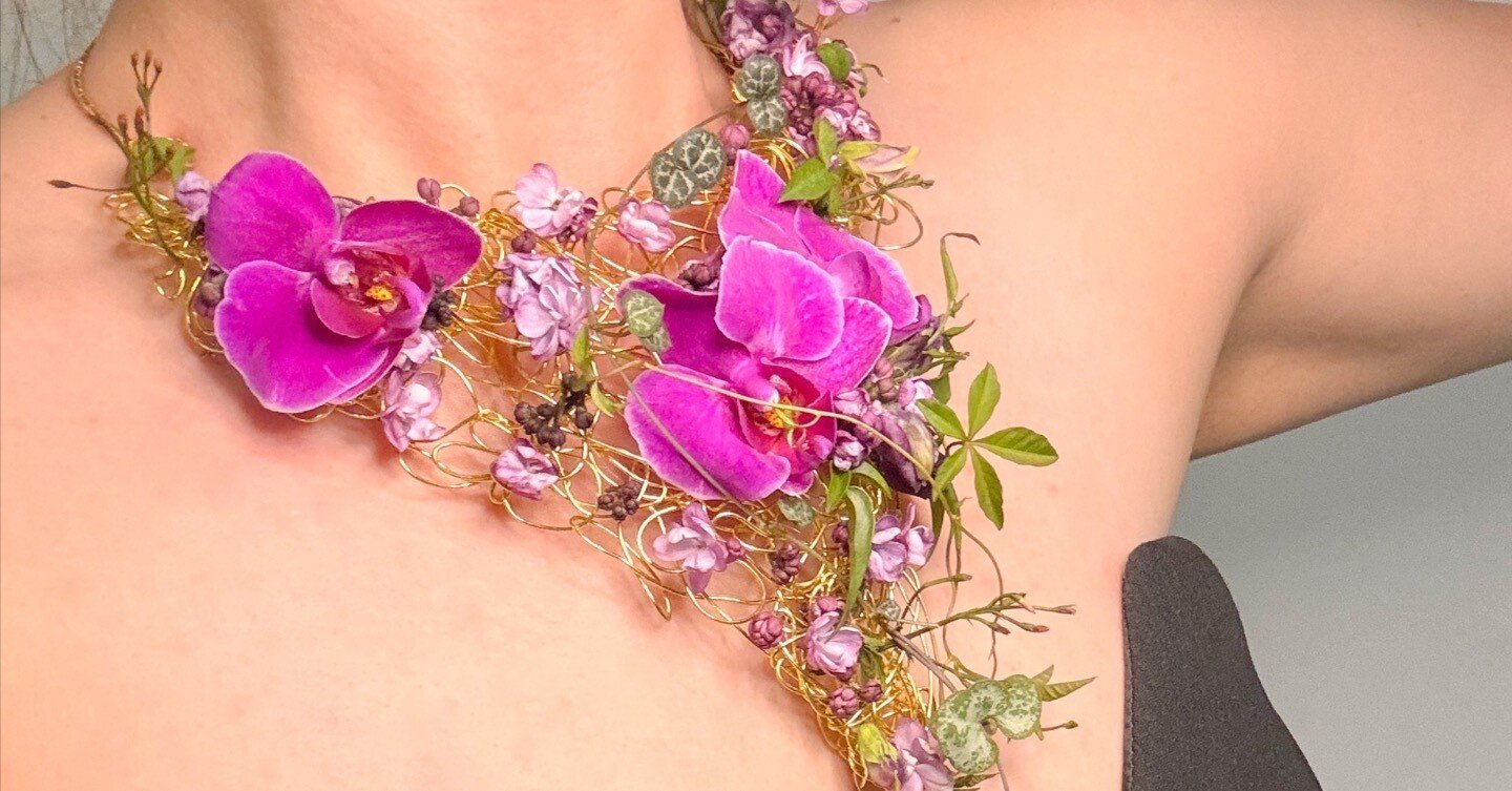 新品 Distorted flowers ネックレス あいみょん着用　フラワー 新品 Distorted flowers ネックレス あいみょん着用 フラワー 新品