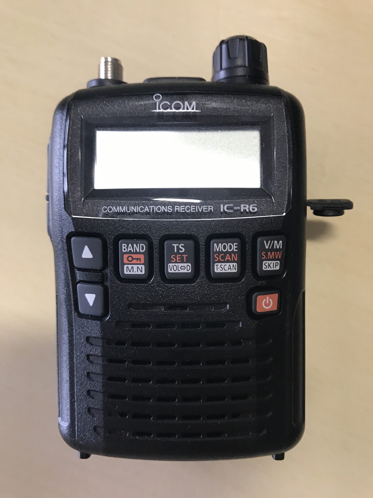 ワイドバンド受信機 ICOM IC-R6をオークションで手に入れました ワイドバンド受信機 ICOM IC-R6をオークションで手に入れました