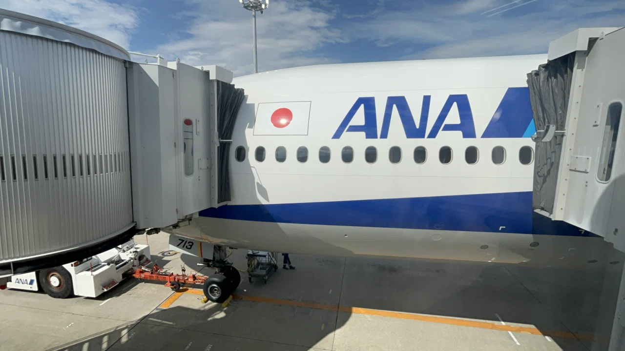 編集長のこれ乗りたい！】ANA BOING777-200｜鹿児島地域交通通信社