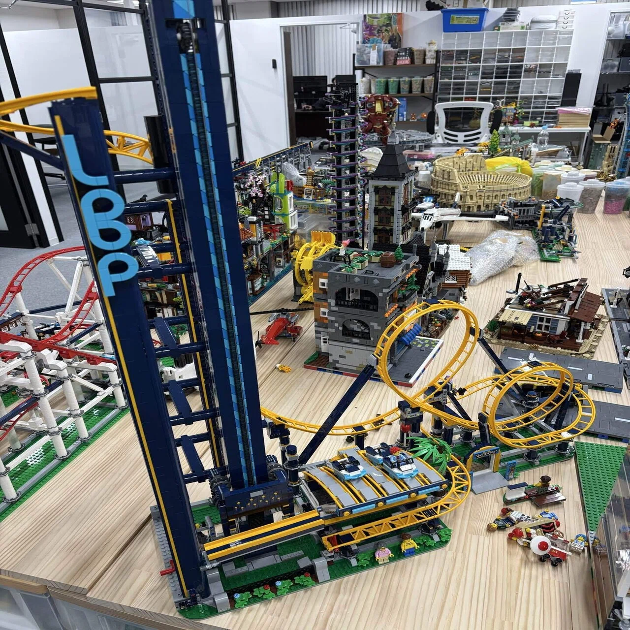 LEGO 10303 大回転ジェットコースター｜YOSHINANI, Inc.（よしなに）