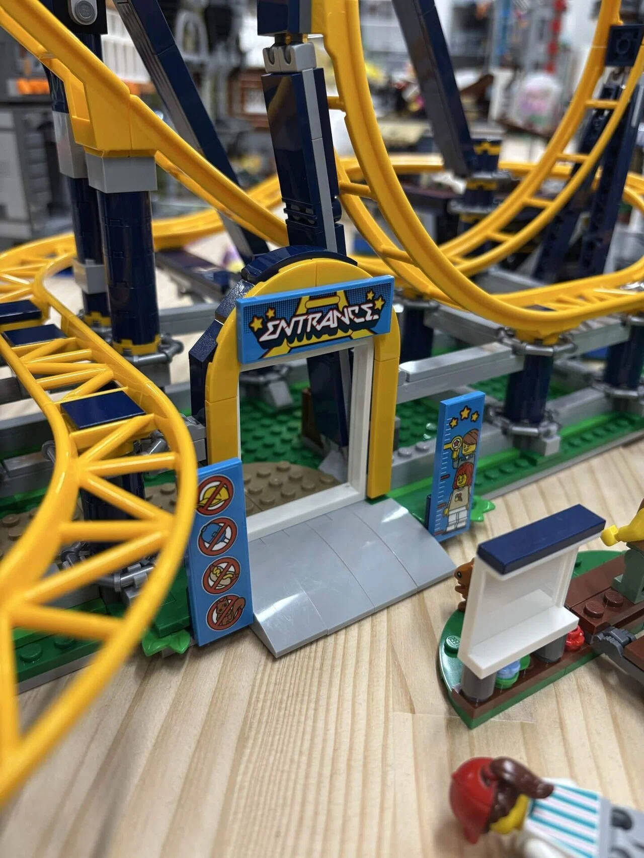 LEGO 10303 大回転ジェットコースター｜YOSHINANI, Inc.（よしなに）