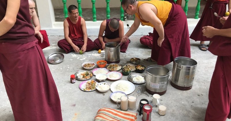 チベット僧院の食事