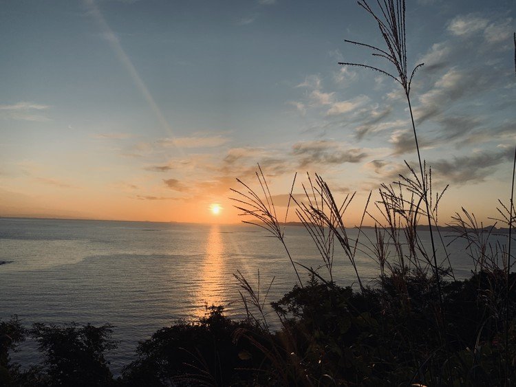 朝日と瀬戸内海を一望できる美しい景色