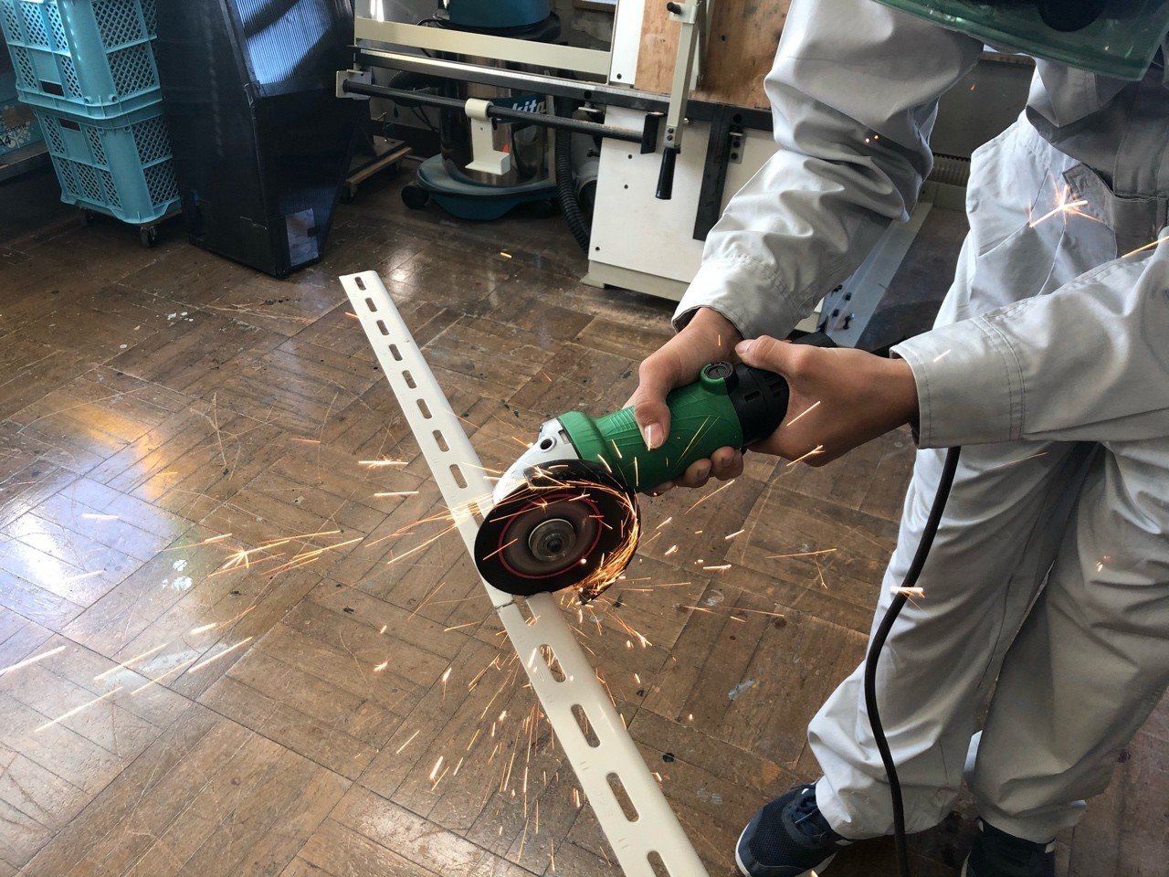 荷物台車を改造して作業台をつくりました｜ishizuka