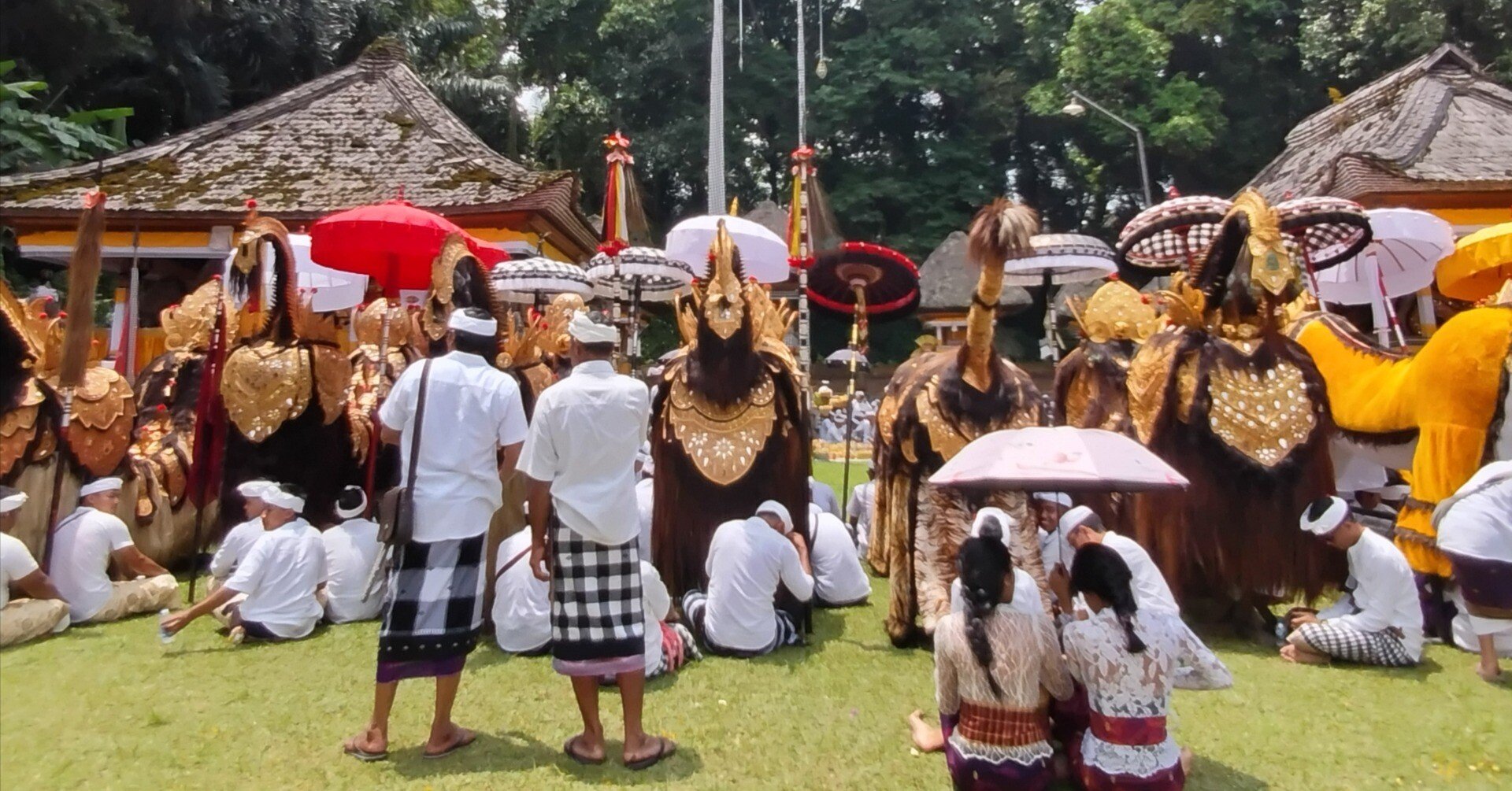 バリ島紀行 * バロン会議｜RUCOCO