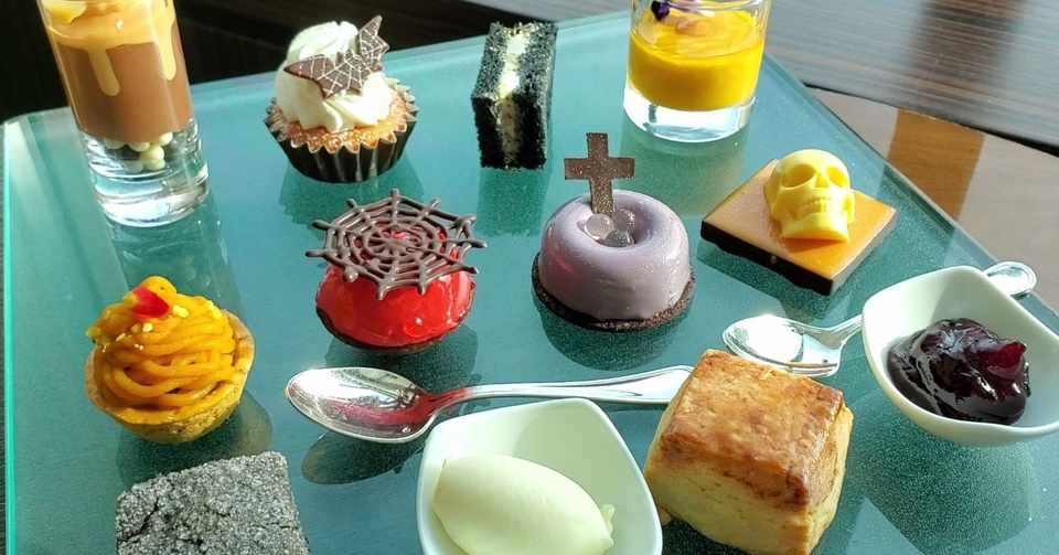 コンラッド東京 トゥエンティエイト バー ラウンジ のオトナハロウィン アフタヌーンティー Haruno Note