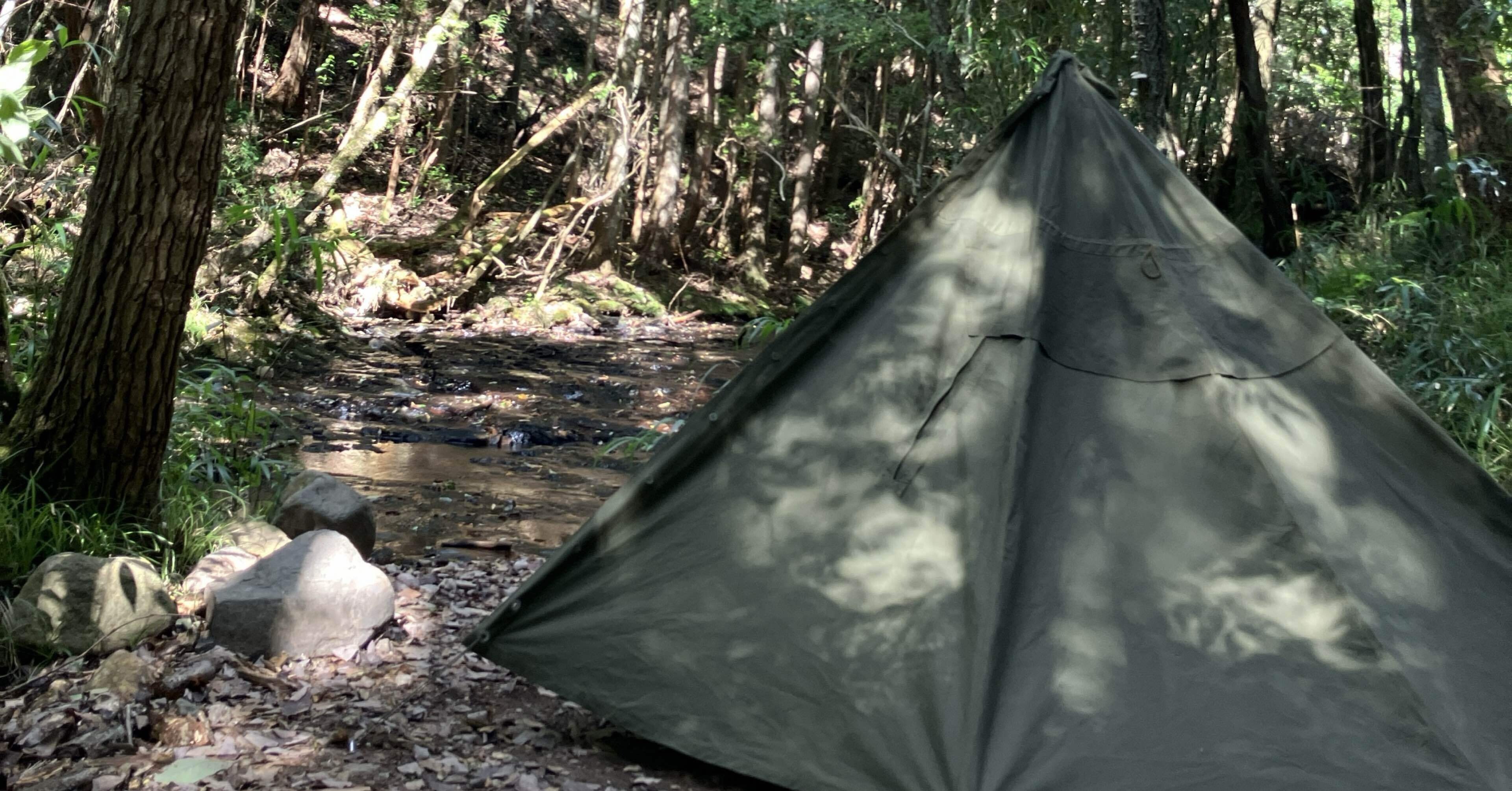 徒歩ソロキャンプ】ポーランド軍のポンチョテントを背負って山奥へ｜ミズメ