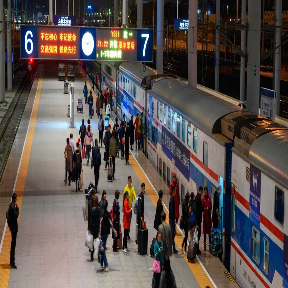 人民鉄路の看板列車を探せ｜plo