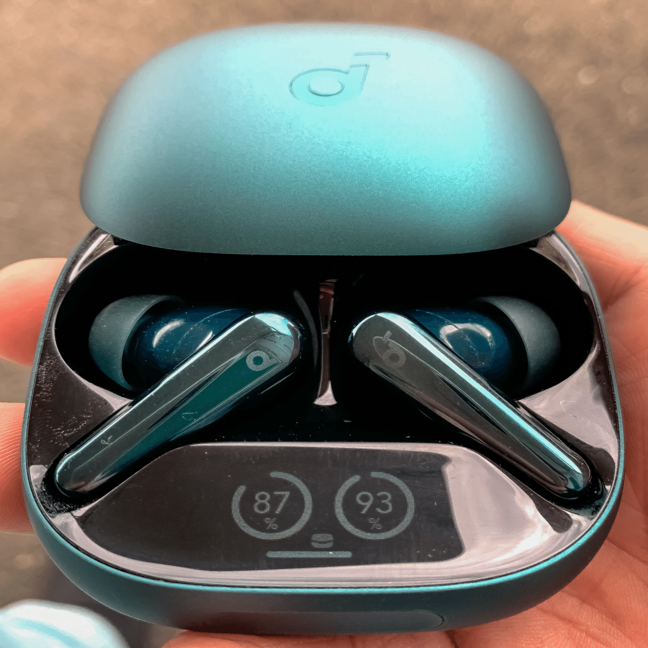 使用レビュー】Soundcore Liberty 4 Pro ディープグリーンを1週間使用