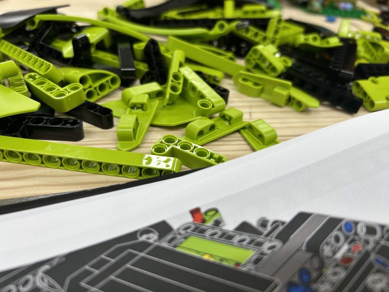 LEGO テクニック 42115 ランボルギーニ シアンFKP 37｜YOSHINANI