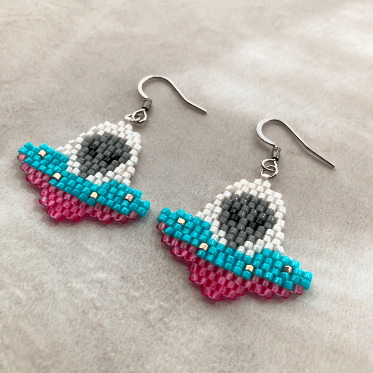 UFO×グレイ(宇宙人) 🛸👽💫 ピアス/イヤリング｜CREA Repair & Handcrafts/roca