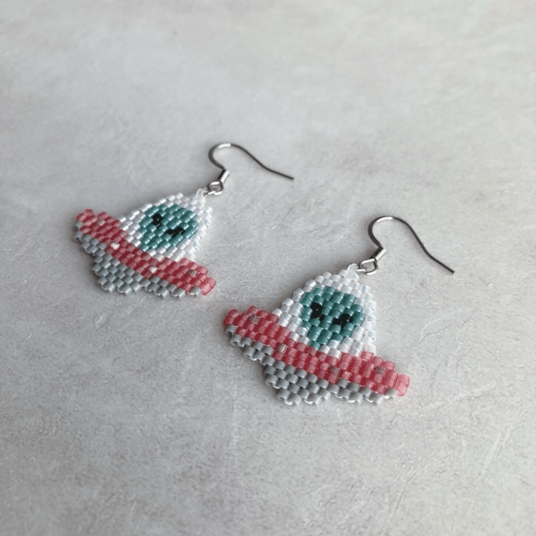 UFO×グレイ(宇宙人) 🛸👽💫 ピアス/イヤリング｜CREA Repair & Handcrafts/roca