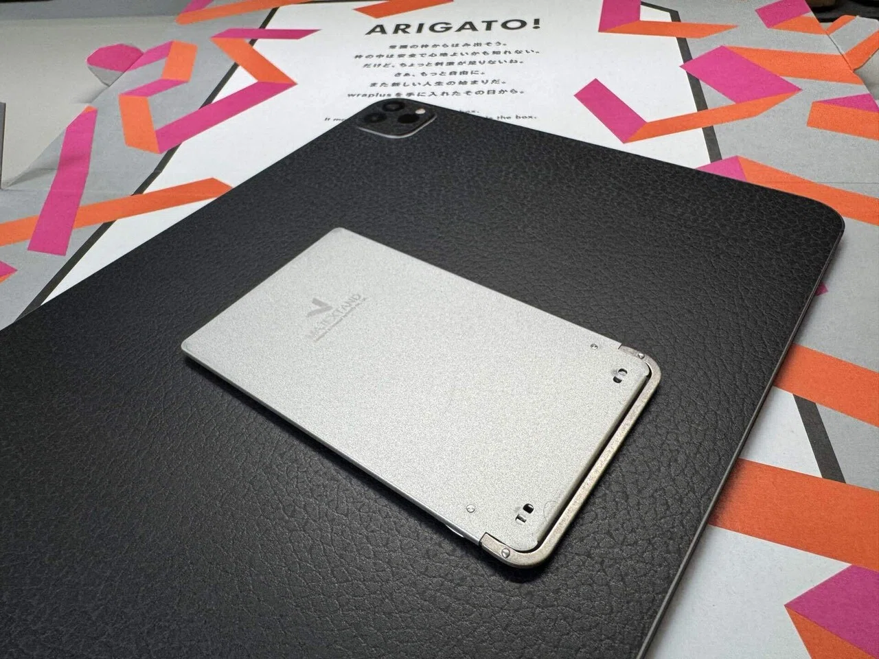 やっぱりiPadは裸で使う！｜wraplusスキンシールでケースなし運用に 
