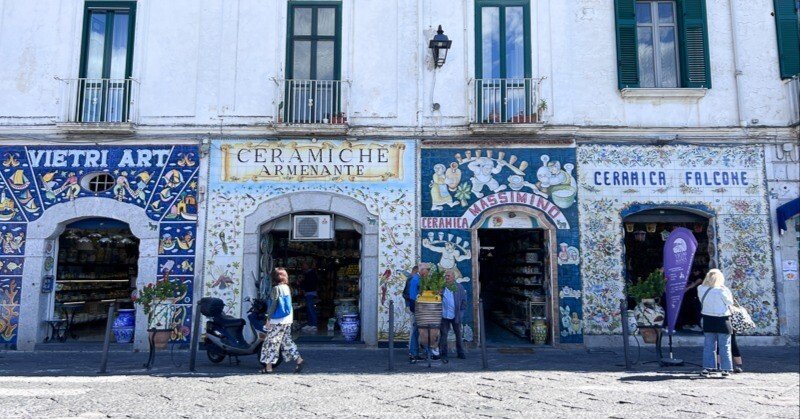 パリの1ヶ月] Day16：イタリア、ナポリに滞在-陶器の街、ヴィエトリ