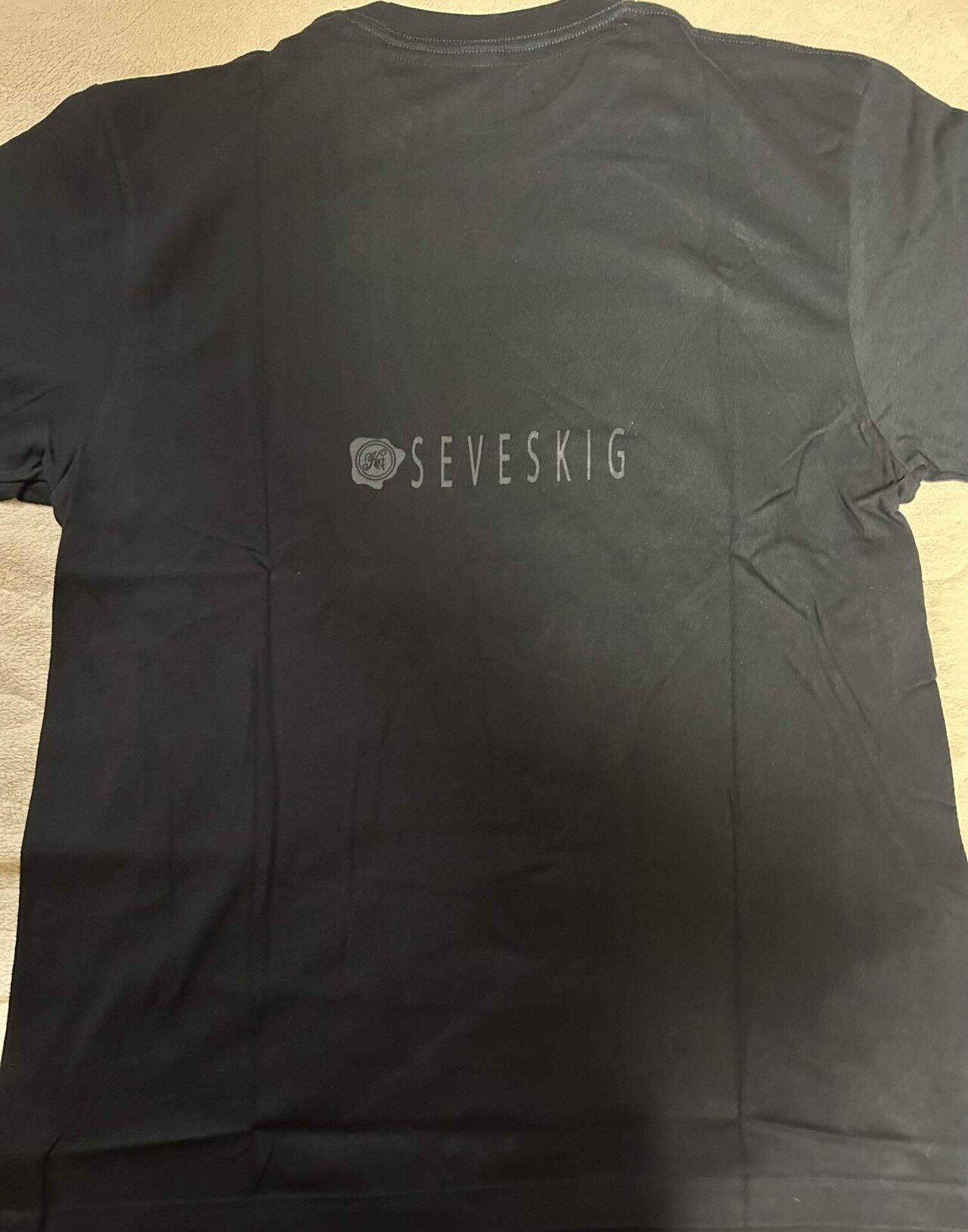 妄想代理人のTシャツ｜柳の木