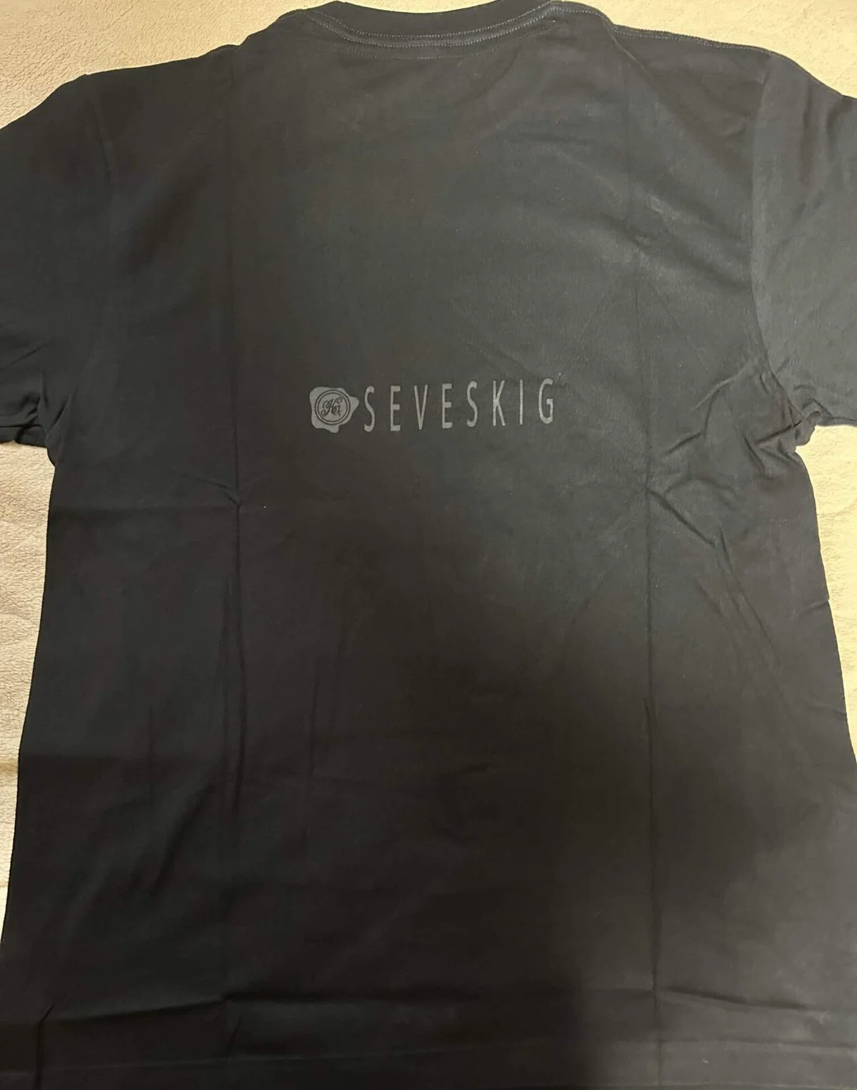 妄想代理人のTシャツ｜柳の木