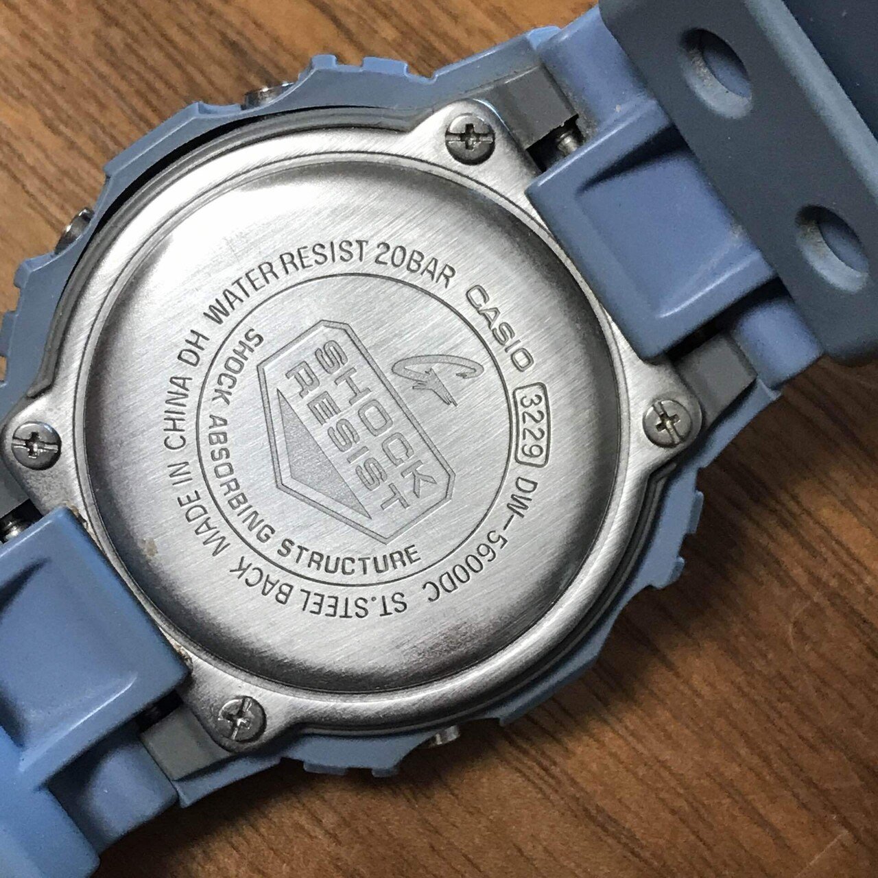 G-SHOCK ブルー ストップウォッチ WR200m 電池切れ G-SHOCKの電池交換をします①｜くろこ＝ハイブラリユース講師 一