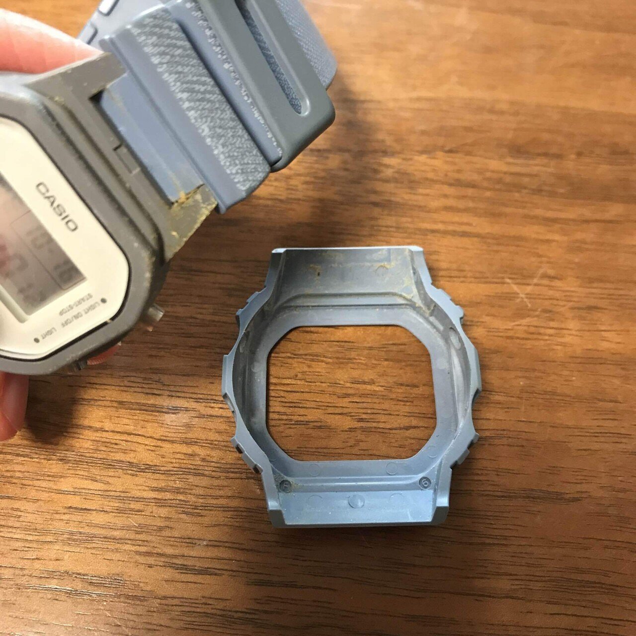 G-SHOCKの電池交換をします①｜くろこ＝ハイブラリユース講師 一