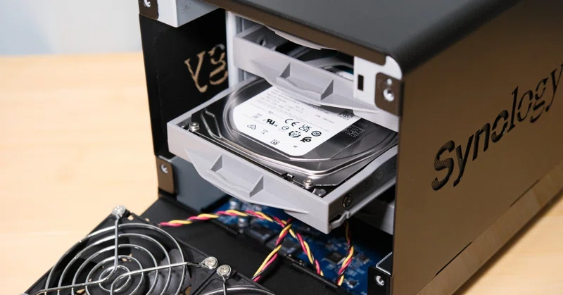 本体 Synology 清々し NAS DS218