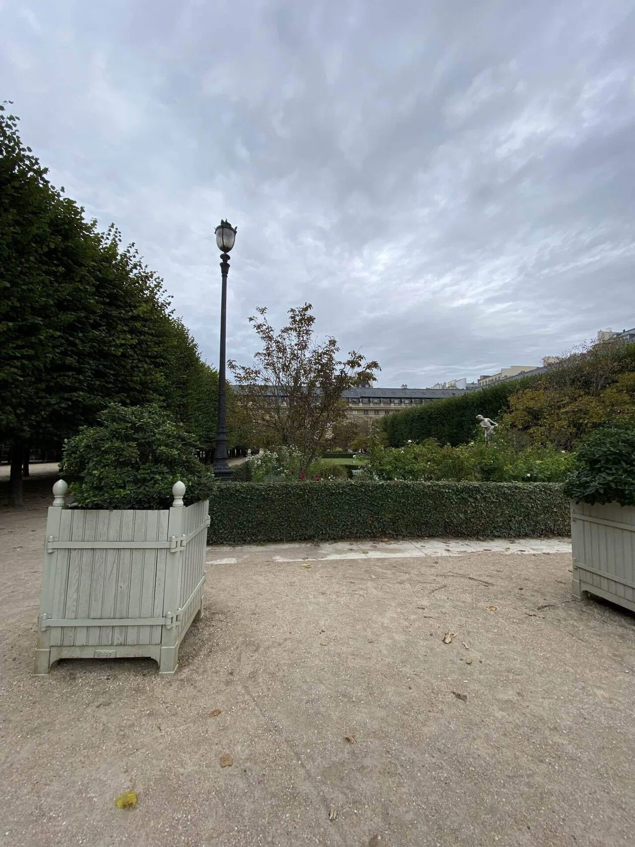 パリ旅行記2024🇫🇷④シテ島からルーヴル美術館｜はるか