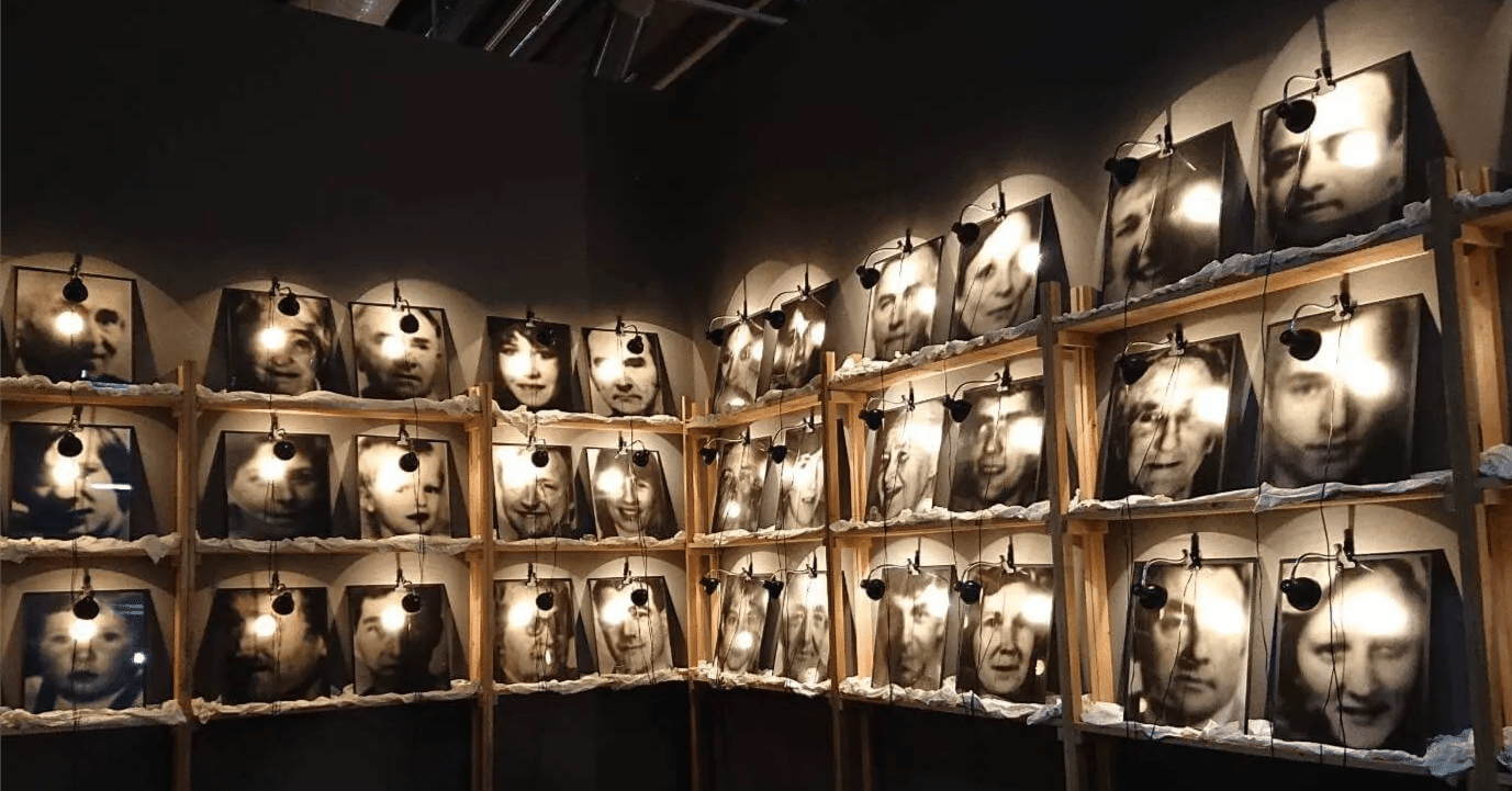 Christian Boltanski　クリスチャン・ボルタンスキー 私たちの記憶に語りかける、クリスチャン・ボルタンスキーの作品を解説