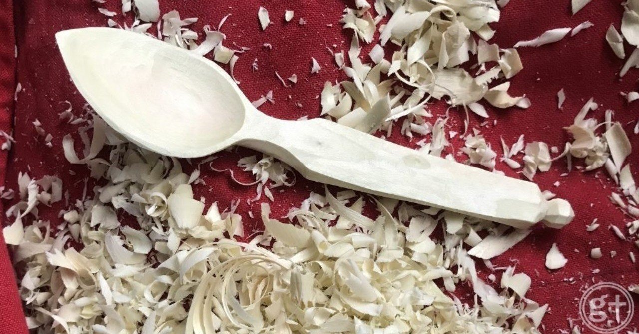 生野菜のようなみずみずしさの、生の木でスプーンをつくる｜ぐり と