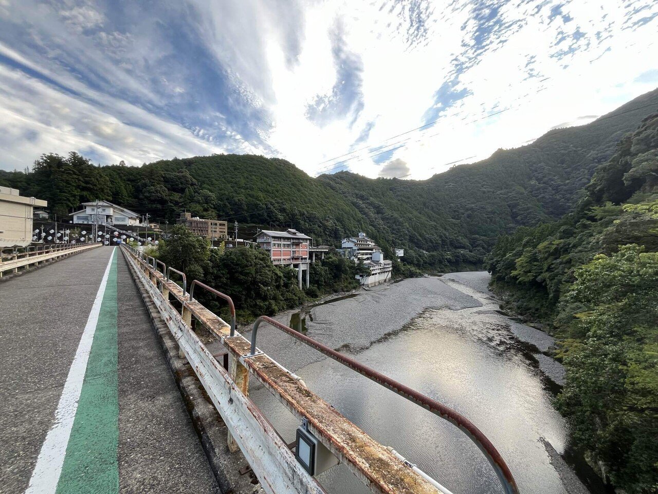 夫婦秋旅】神様に呼ばれないと辿り着けない神社 熊野三社奥之院 玉置