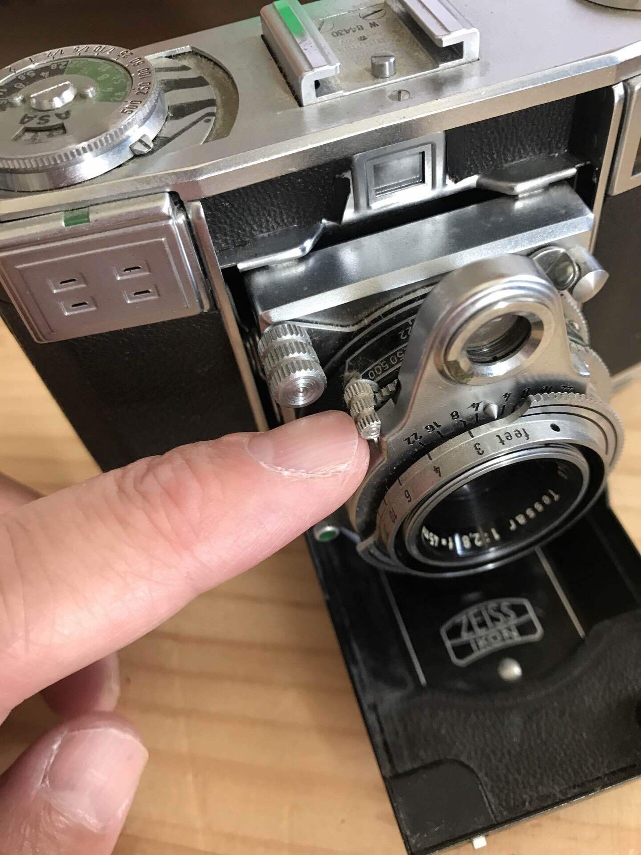 ツァイスイコン コンテッサ35を貰った|おしゃま ツァイスイコン コンテッサ35を貰った|おしゃま