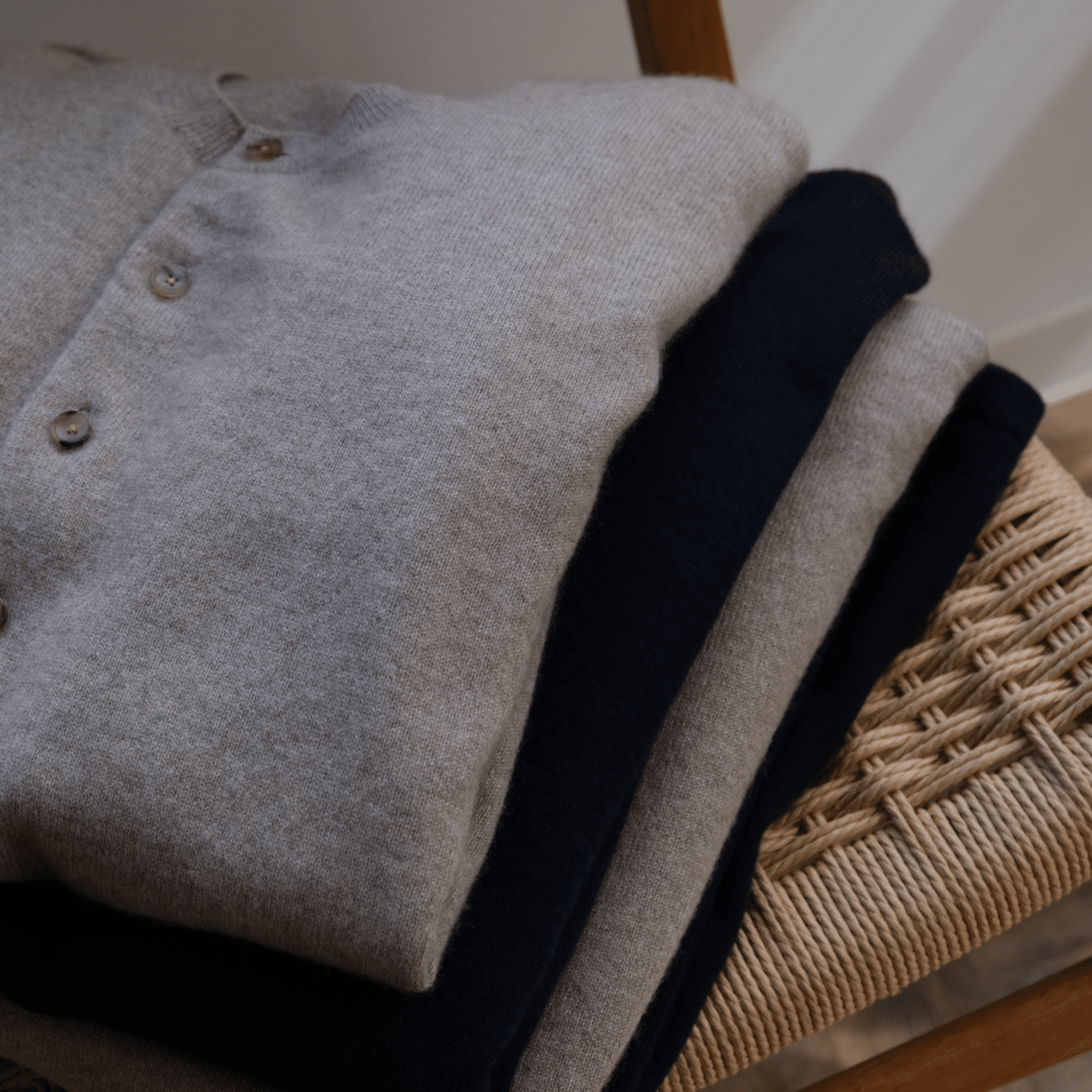 美品　イレーヴ　YLEVE　カシミヤニット　NOBLE　クリーニング済み 気軽にカシミア｜水岡