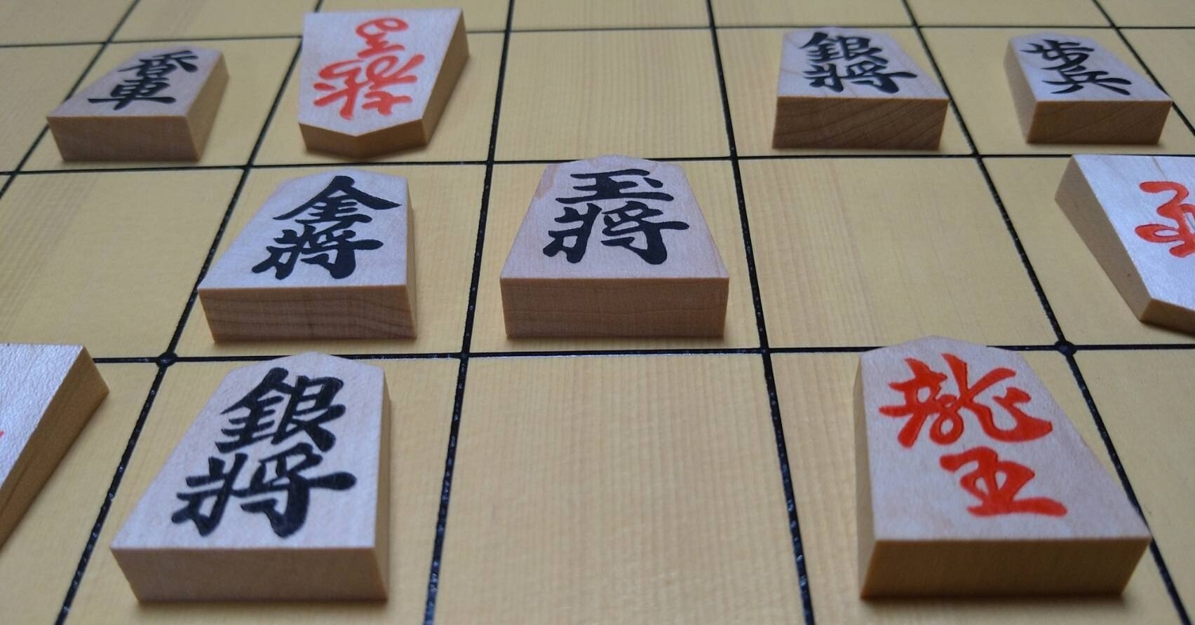 100年レトロな将棋盤 裏に記載昭和元年