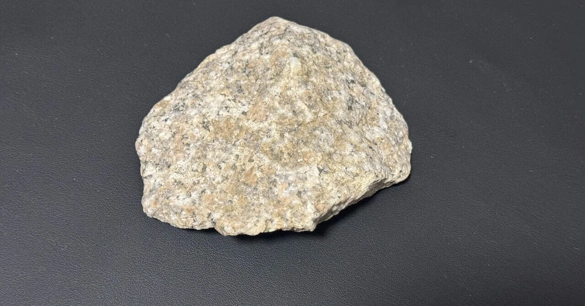 御影の名を持つ石：1億年前に誕生し、1800年前の地名に名づけられた 