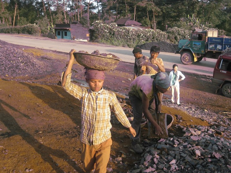 2010インド炭鉱 児童労働